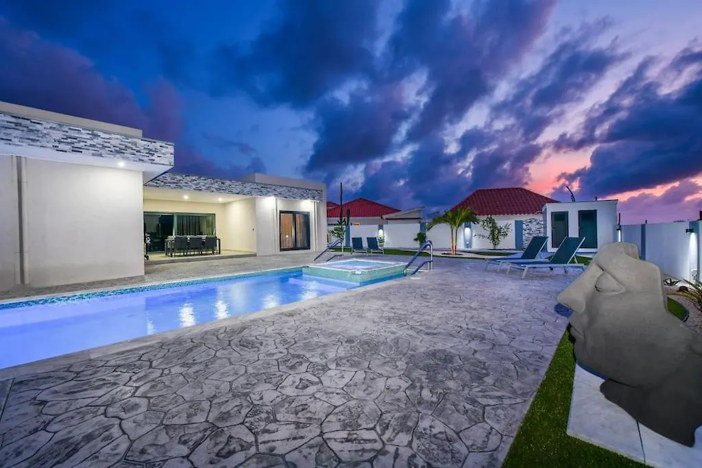 New Villa Luel 5 Minutes From Palm Beach Noord Aruba