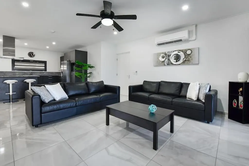 New Villa Luel 5 Minutes From Palm Beach Noord Aruba