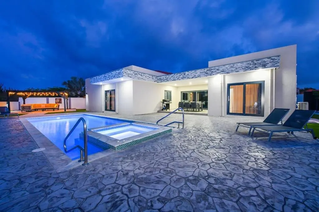 New Villa Luel 5 Minutes From Palm Beach Noord Aruba