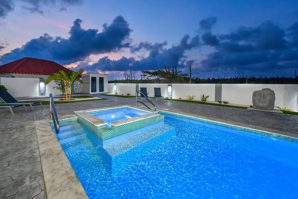 New Villa Luel 5 Minutes From Palm Beach Noord Aruba