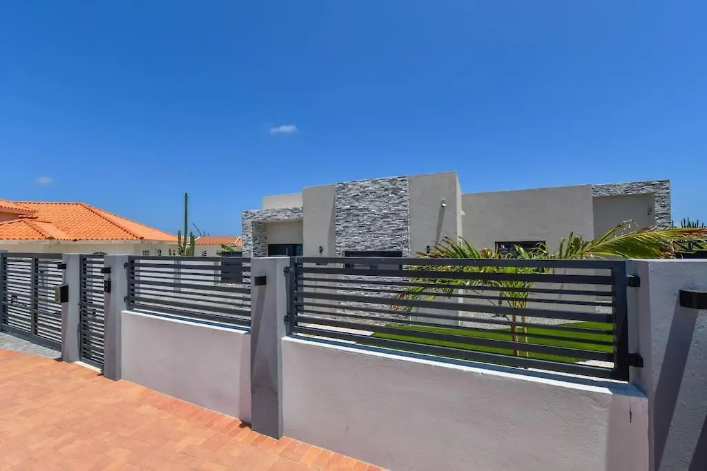 New Villa Luel 5 Minutes From Palm Beach Noord