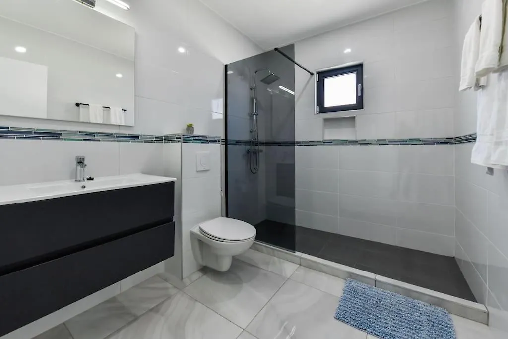 New Villa Luel 5 Minutes From Palm Beach Noord