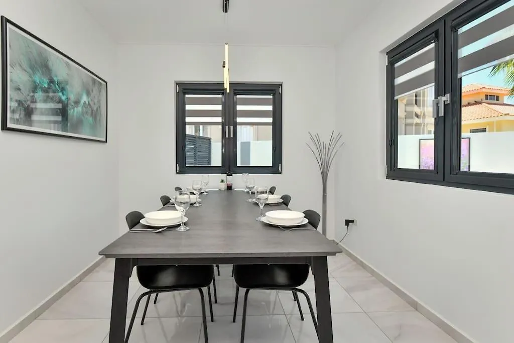 New Villa Luel 5 Minutes From Palm Beach Noord