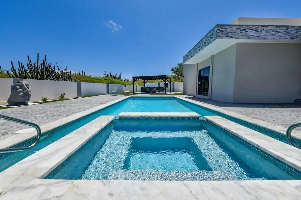 New Villa Luel 5 Minutes From Palm Beach Noord Aruba